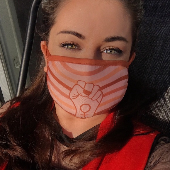 Meet Your Posher - Picture 2 of 3